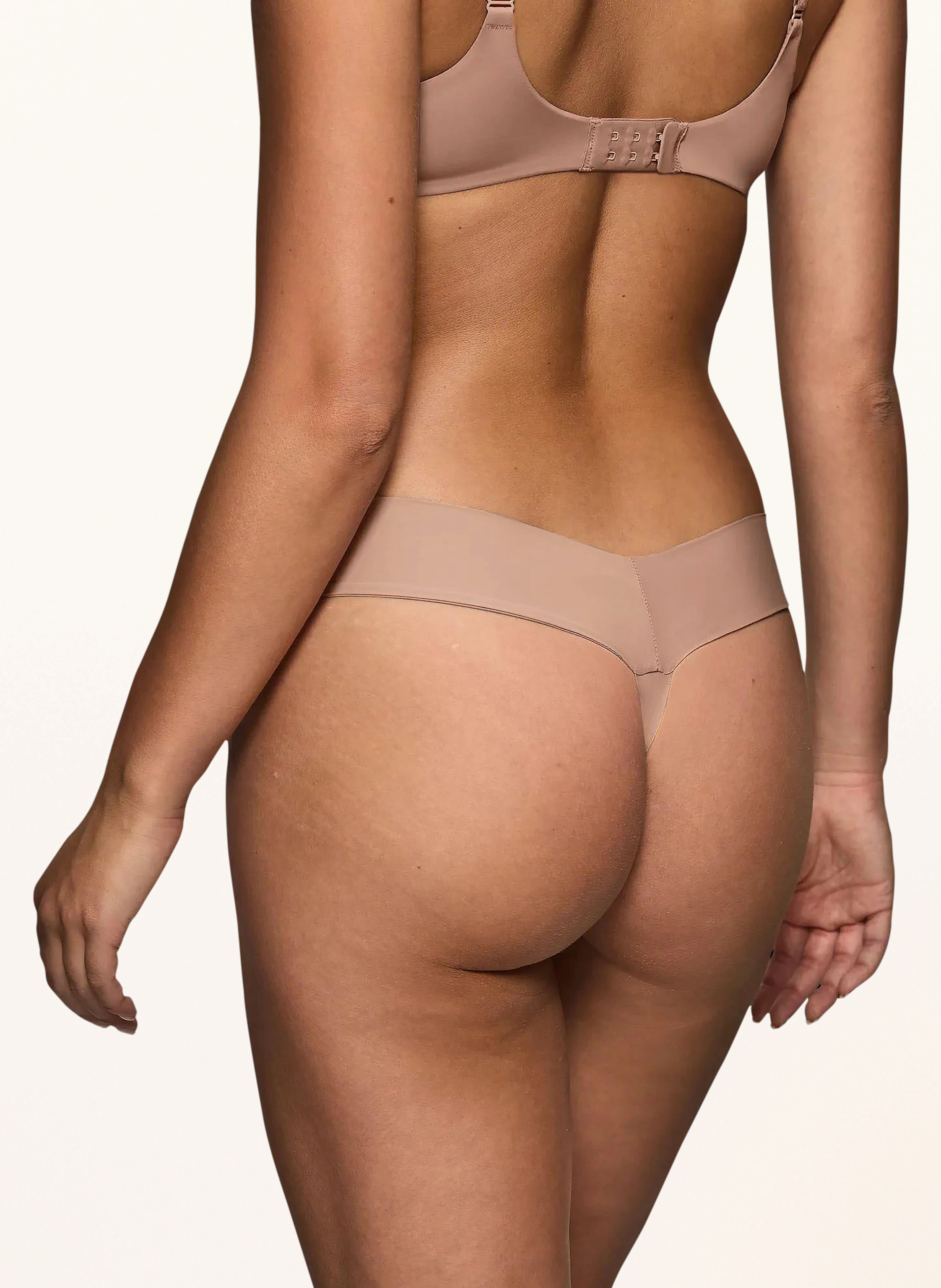 Triumph String BODY MAKE-UP ILLUSION