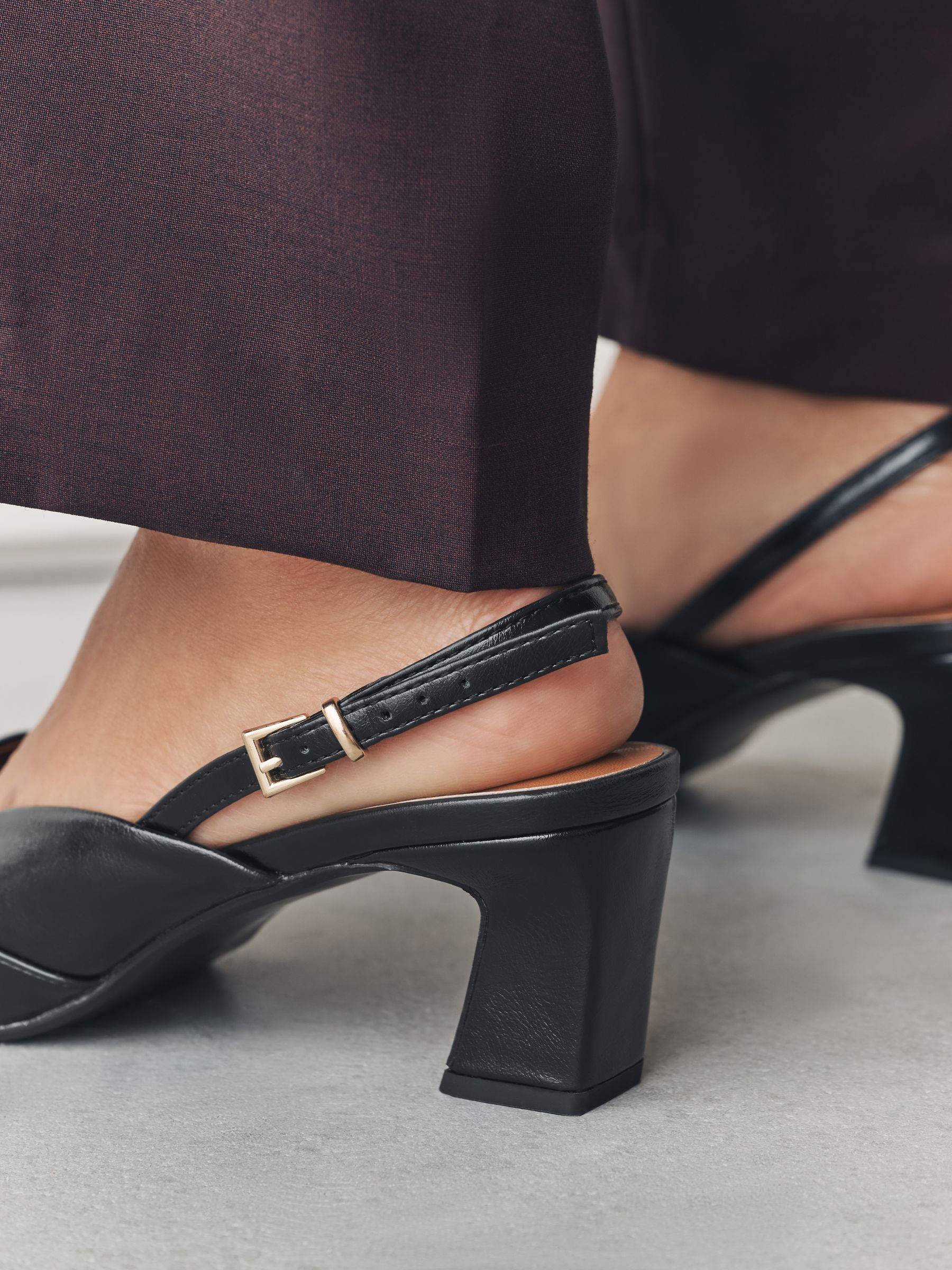 Zwart - Forever Comfort® Square Toe Slingback Heels