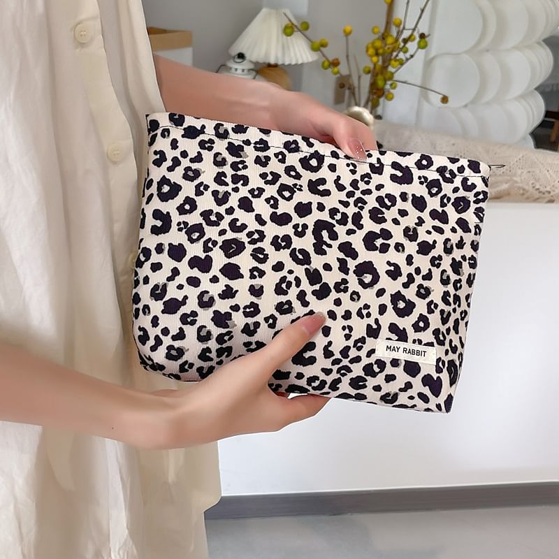 Milha - Corduroy make-uptas met luipaardprint en etui