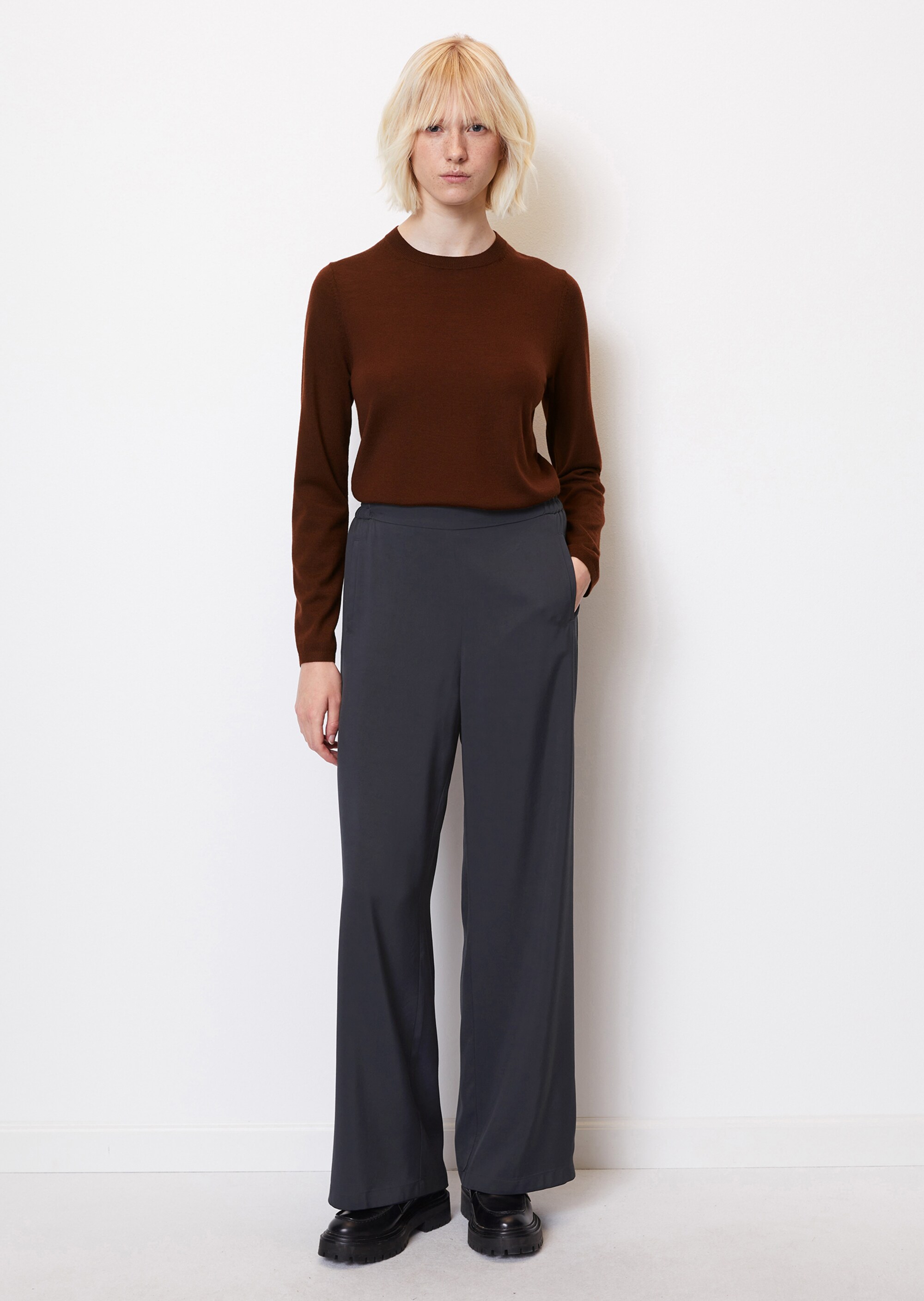 Eleganter Feinstrick-Pullover slim fit aus reiner Merinowolle