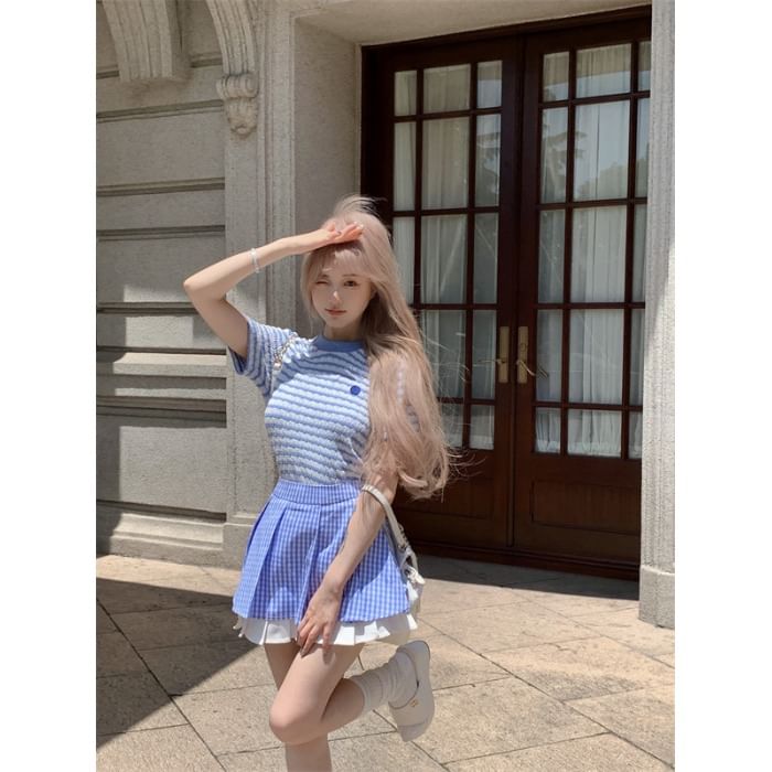 NENE - Gestreepte crop top met korte mouwen en ronde hals / Geruite mini-A-lijn rok