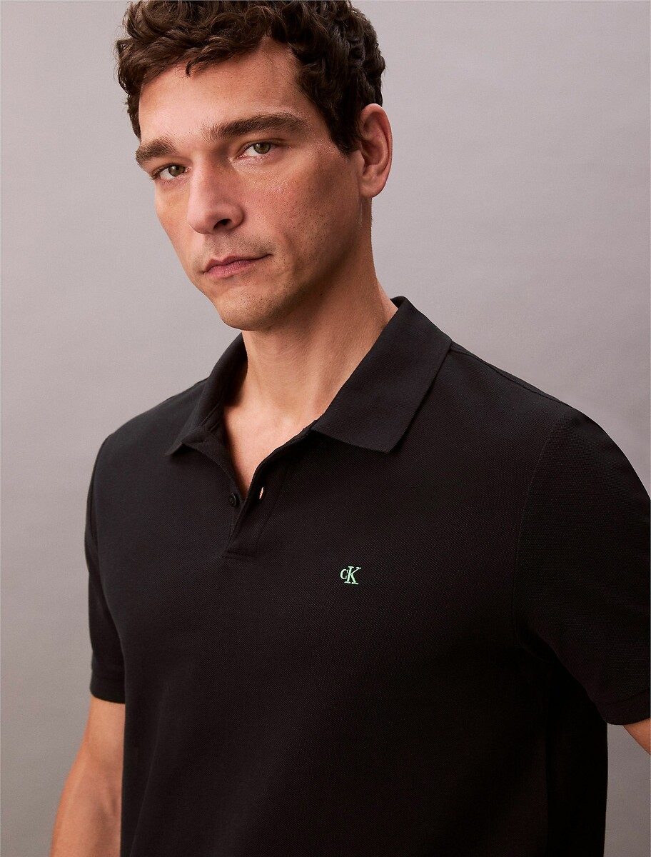 CALVIN KLEIN JEANS<br>Camisa polo em algodão piqué com mangas curtas