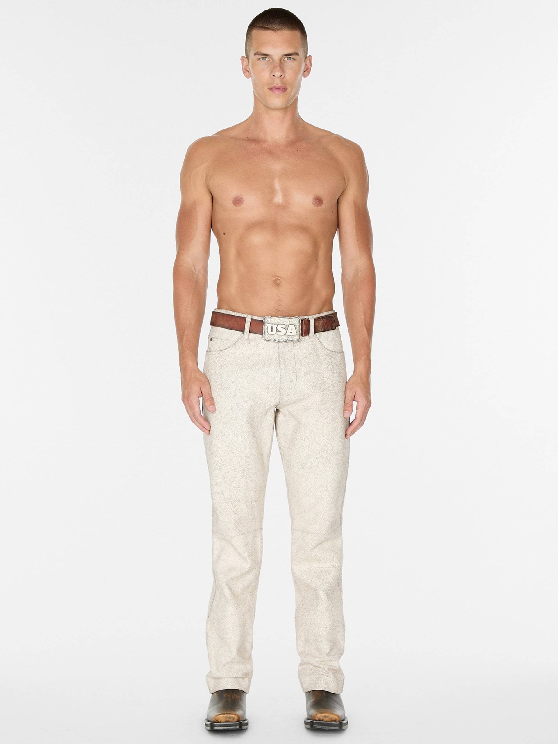 calça de couro craquelado