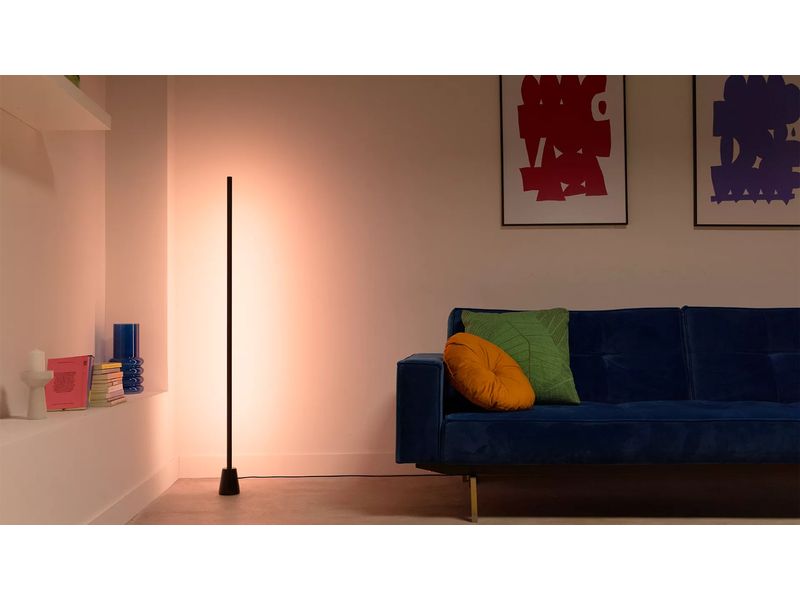 WiZ Gradient Stehleuchte RGBIC 1.4 m Stehleuchte mit RGBIC-Technologie und minimalistischem Design