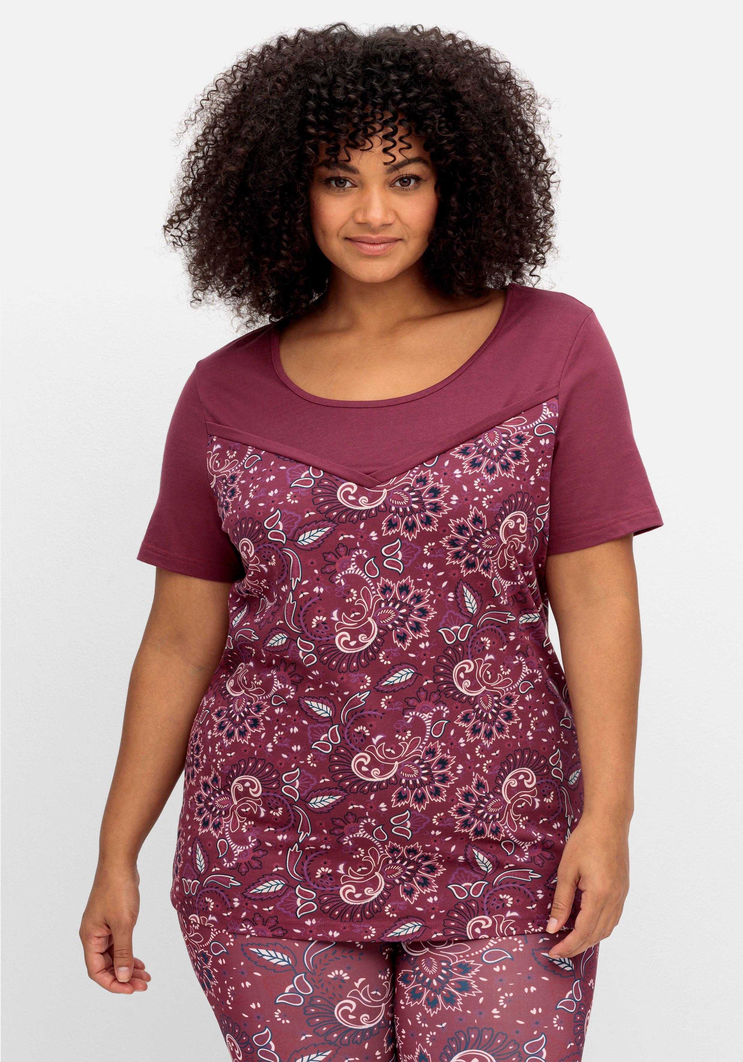 Kurzarmshirt aus Single-Jersey, mit Paisleymuster