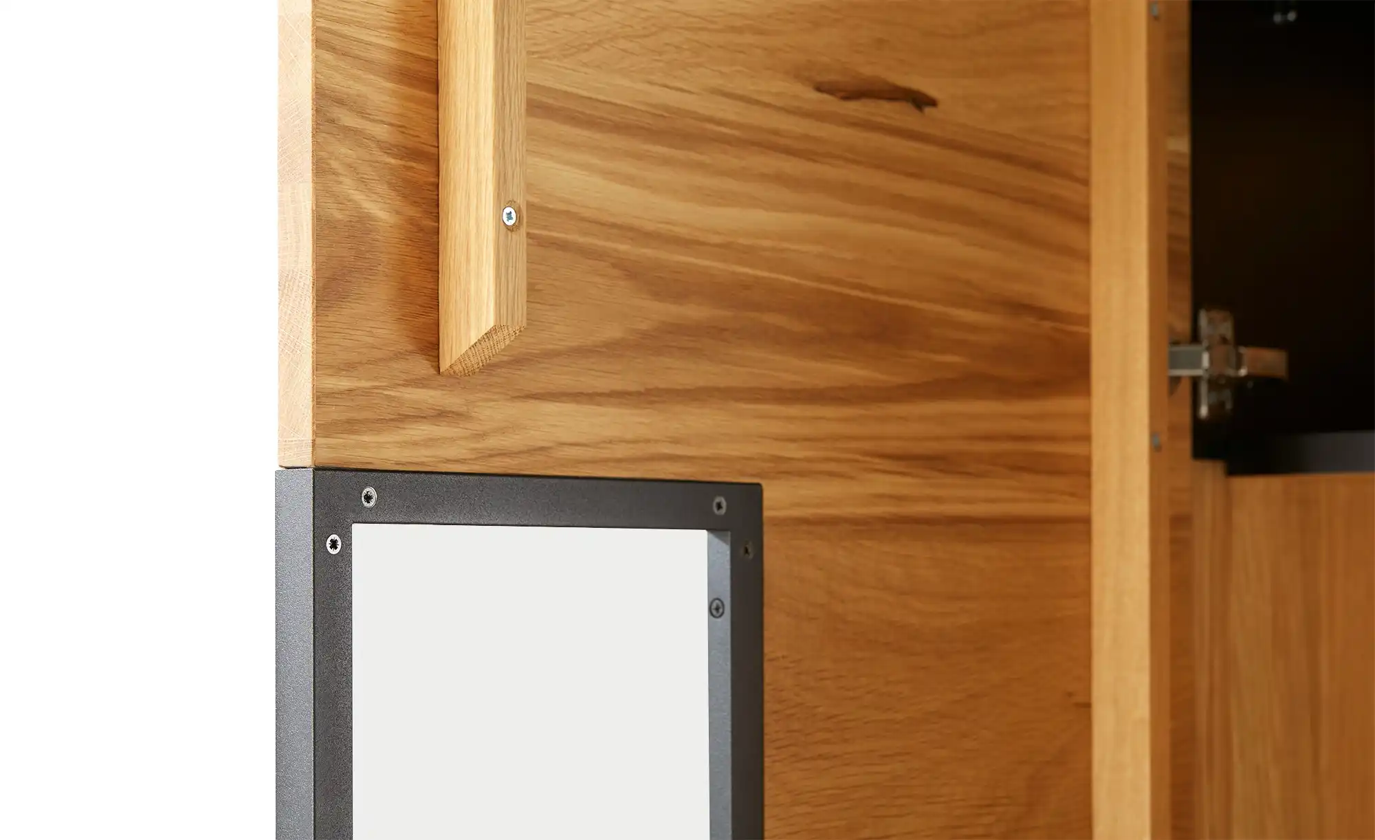 Gray & Jones Vitrine Black Coast Two