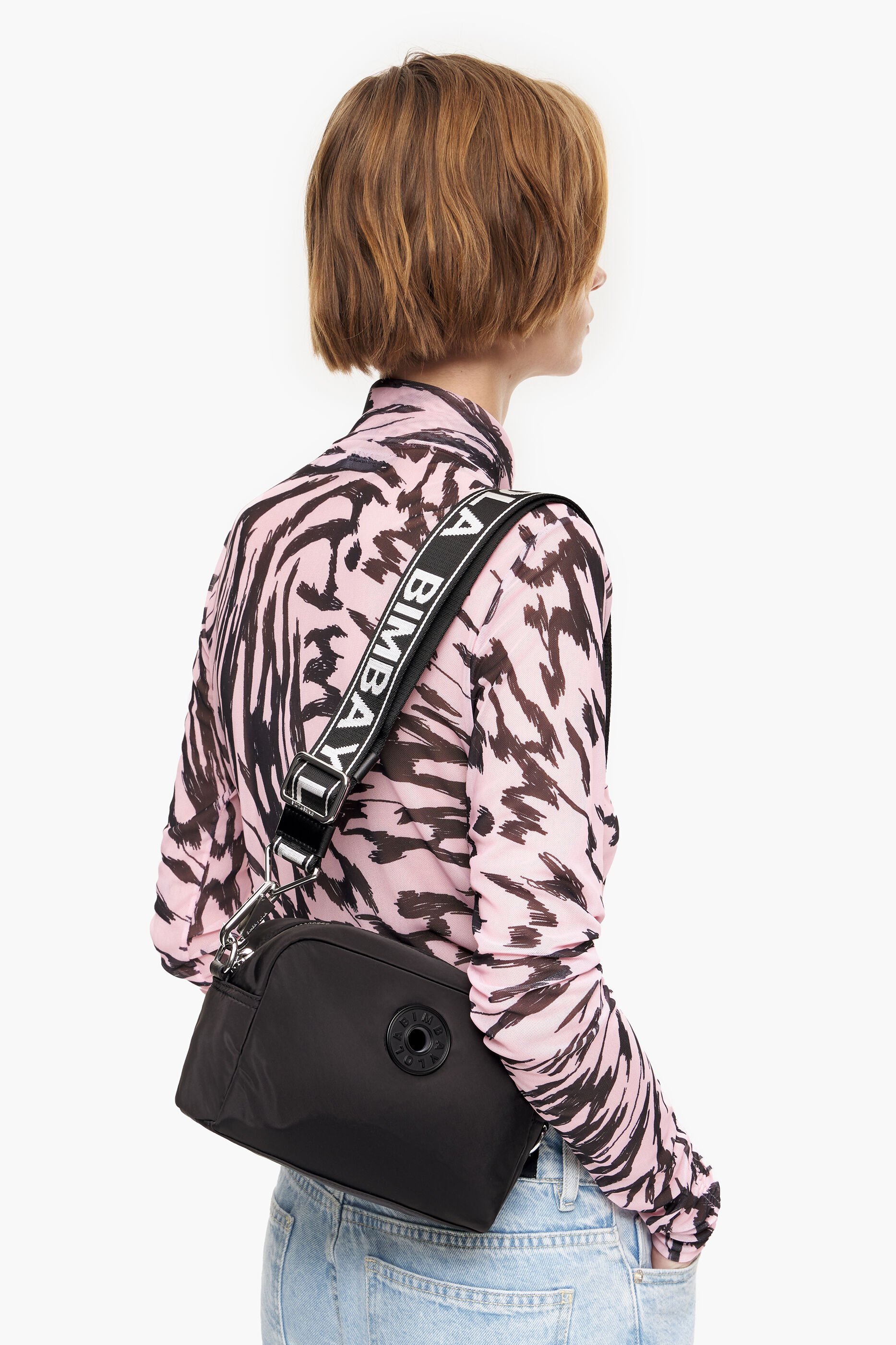 Bolsa de ombro pequena em náilon preto