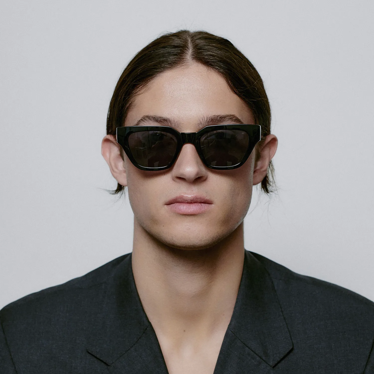 A. Kjærbede Kaws Solbrille KL2310-002