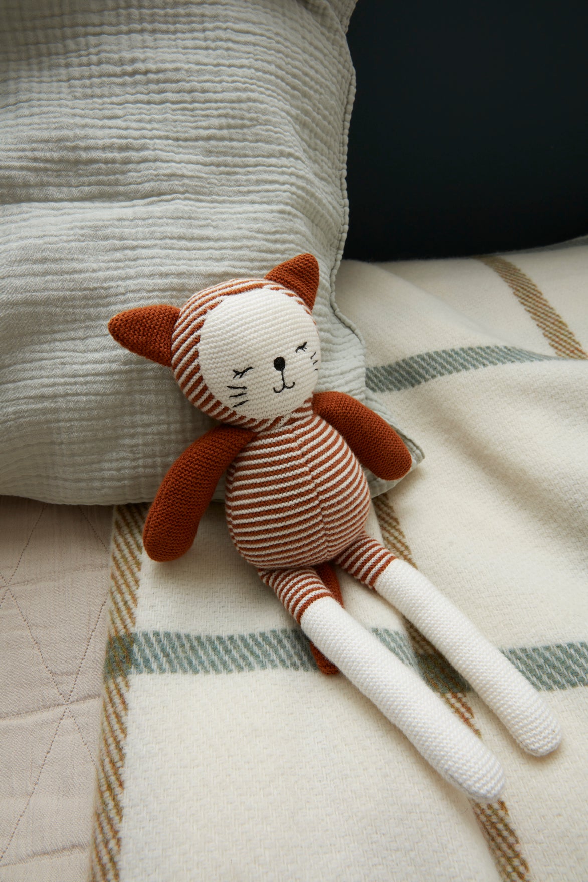 Doudou chat en crochet