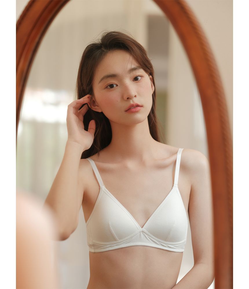 Sithon - Effen bralette met V-hals