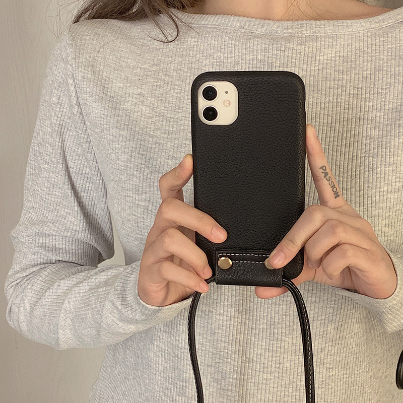 iPhone 12 / iPhone 12 Pro Necklace Leder Schutz Hülle   Handykette (140cm) - Schwarz