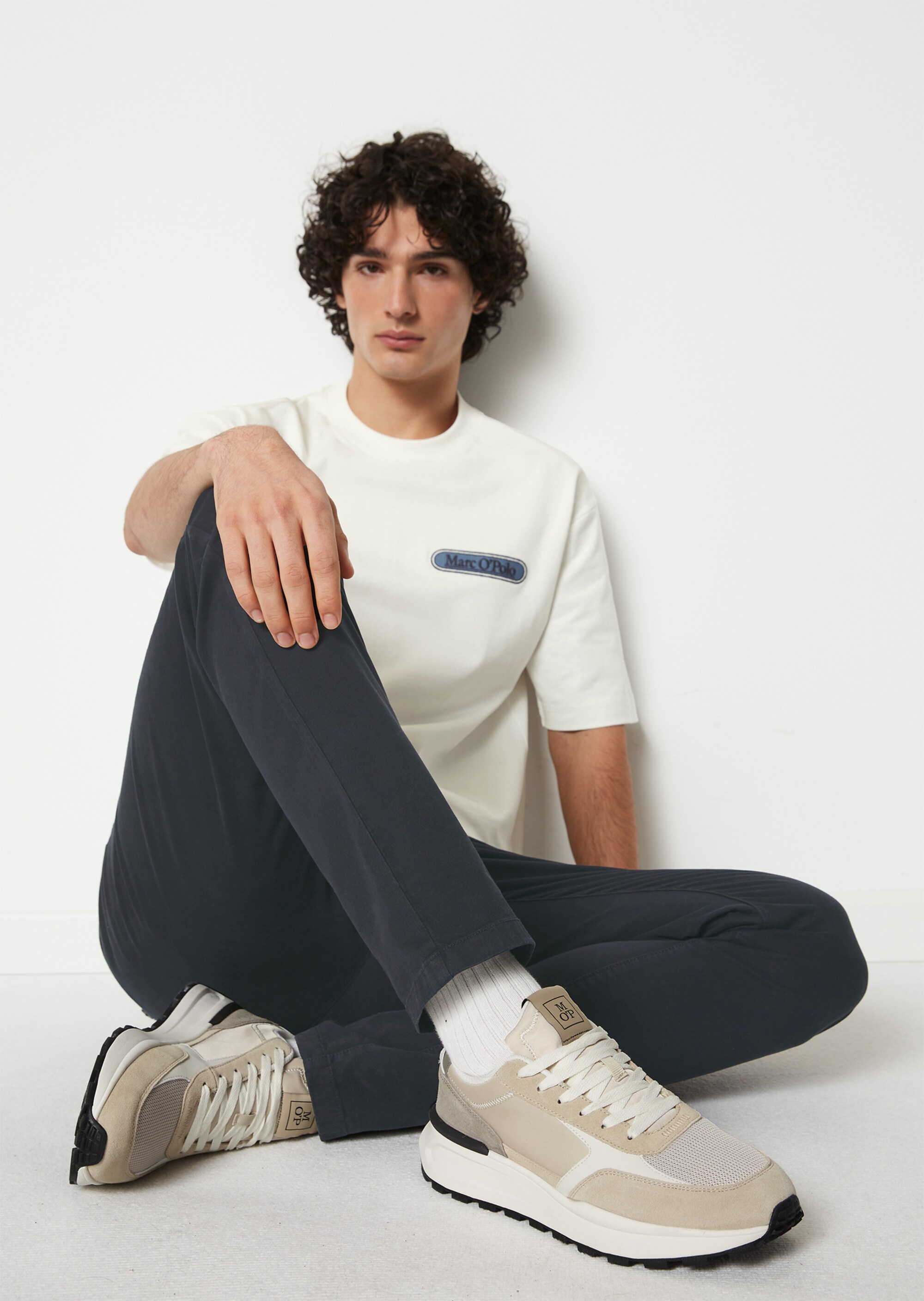 Sneaker aus Leder-Polyester-Mix
