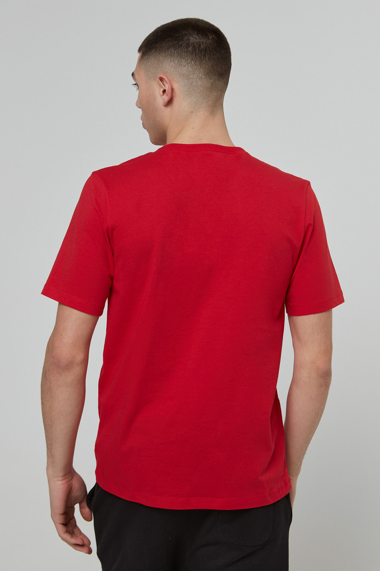 Pacote com 3 camisetas - pretas
