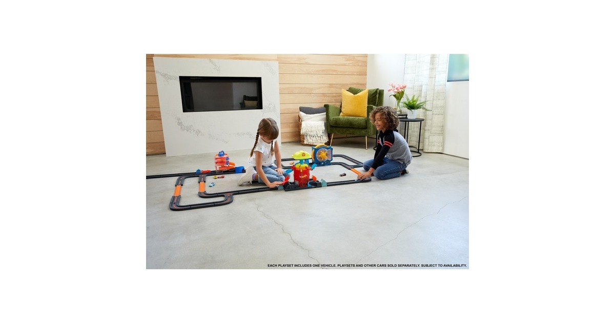 Hot WheelsSuper City Fire House Rescue Play Set Racebaan