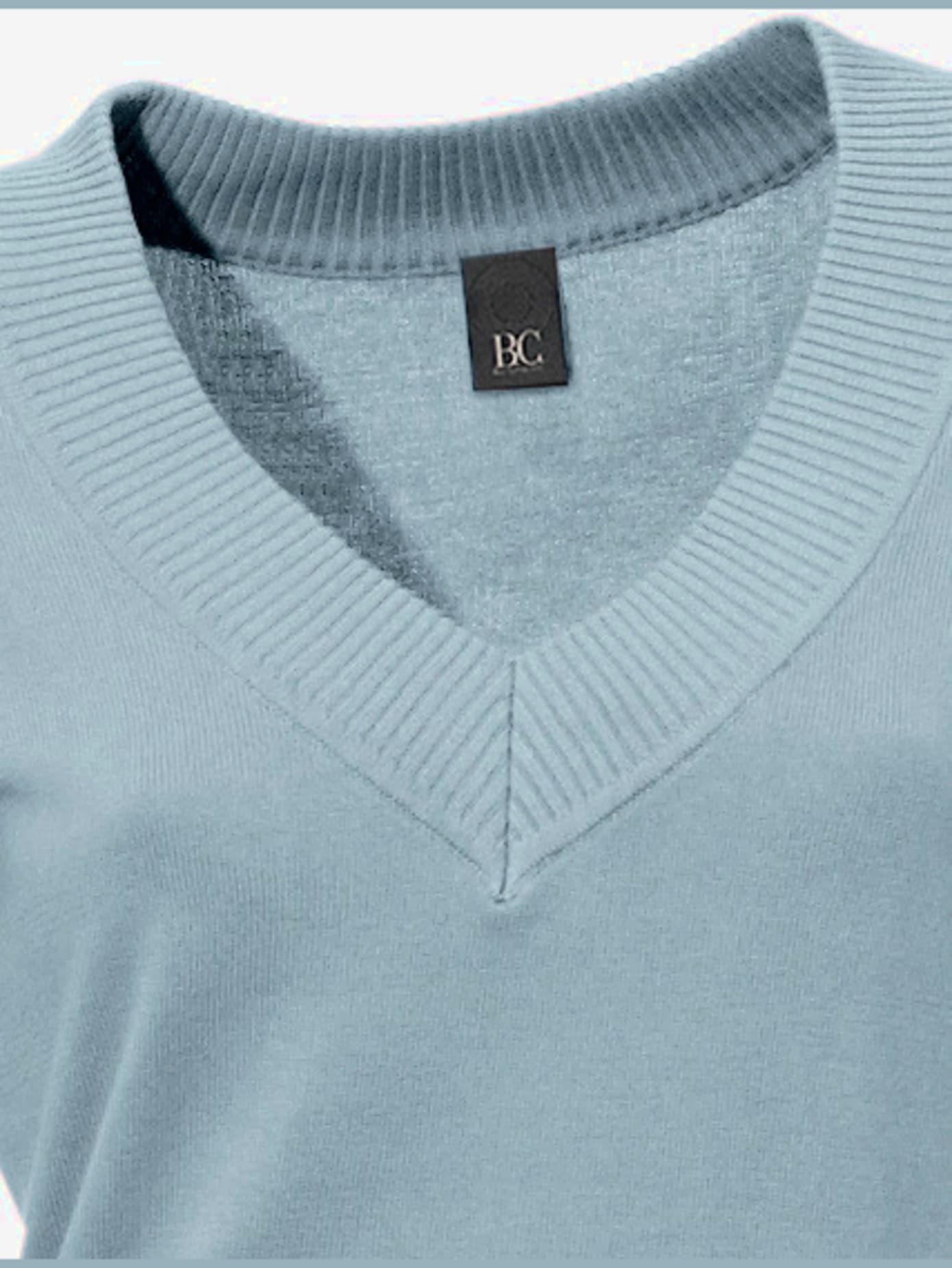 Joli pull basique à encolure en v