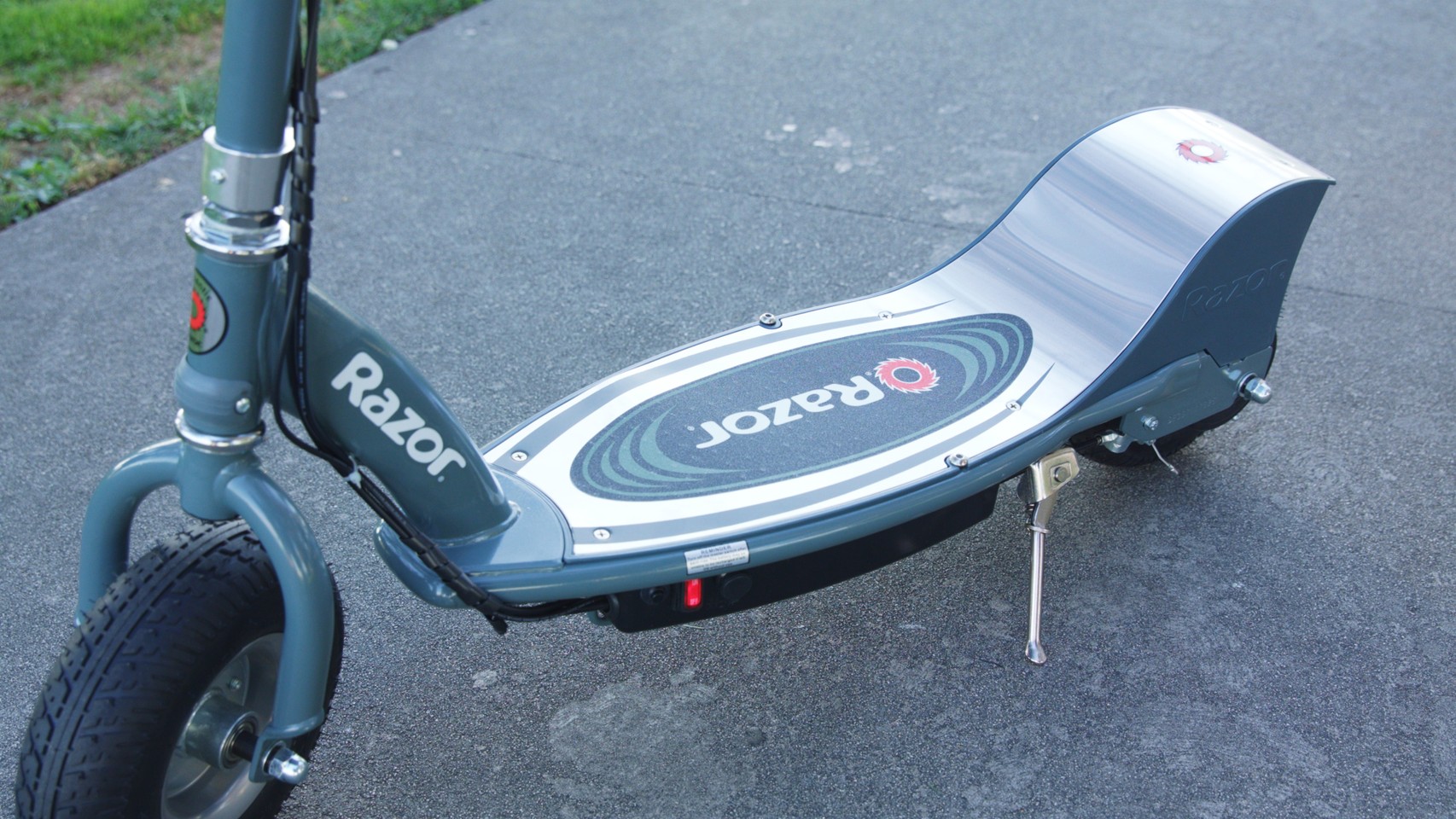 Razor - E300 Elektrisk Løbehjul - Mat Grå