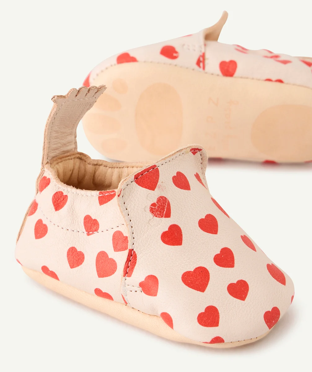 EASY PEASYCHAUSSONS BÉBÉ FILLE EN CUIR IMPRIMÉS COEURS