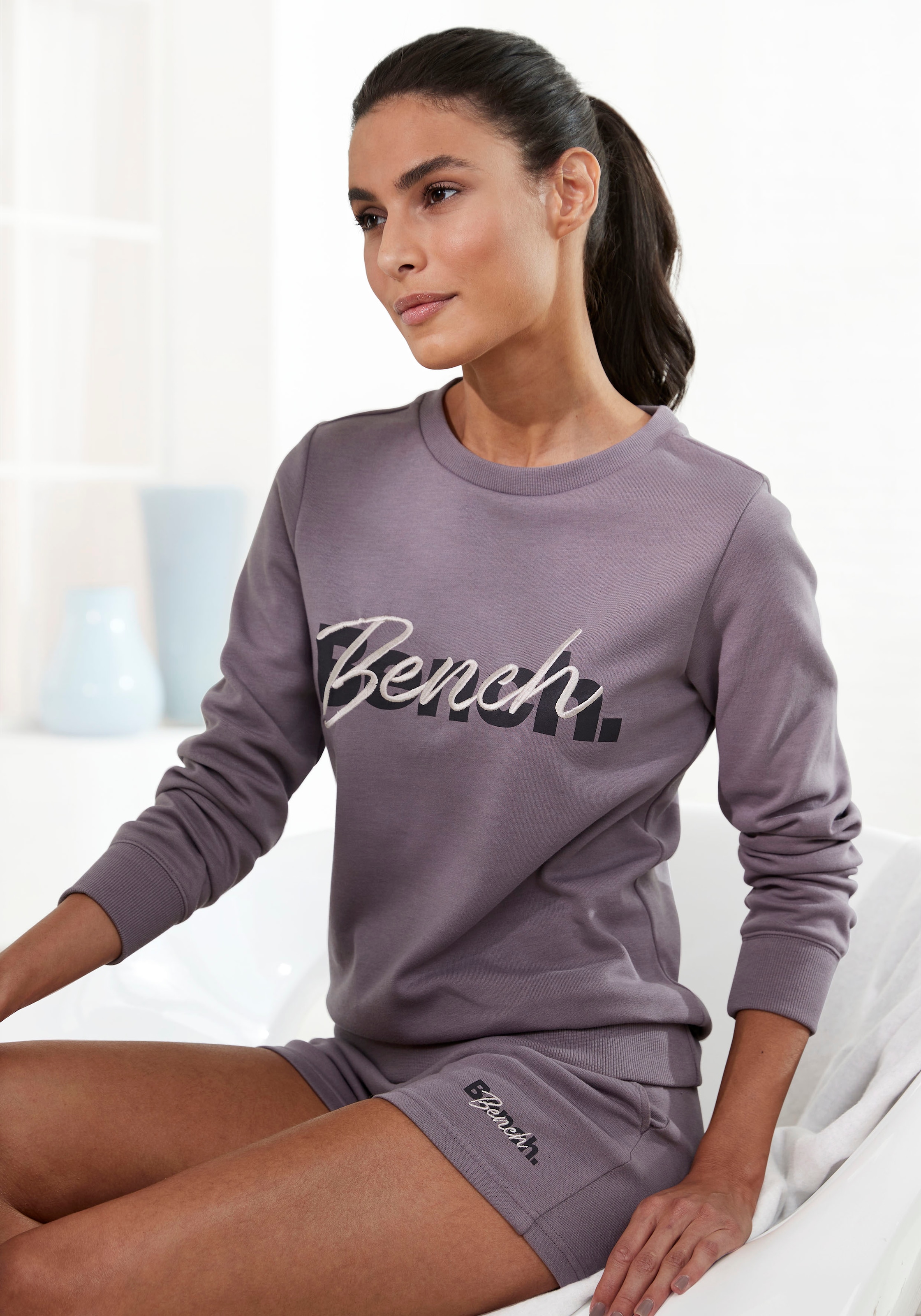 Bench. Loungewear Sweatshirt , mit Logodruck und Stickerei, Loungeanzug