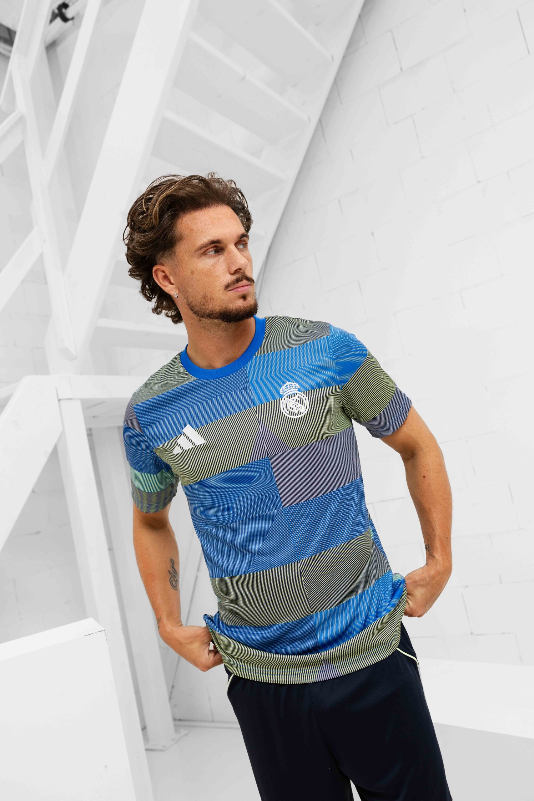 Real Madrid Pre-Match Shirt Senior 2025/2026