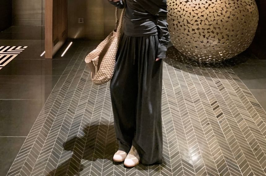 Strawolf - Details One-Shoulder Plain Tee / Drawstring Wide-Leg Pants