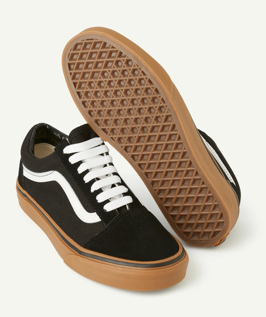VANSBASKETS OLD SKOOL NOIRE ET BLANCHE AVEC SEMELLE MARRON