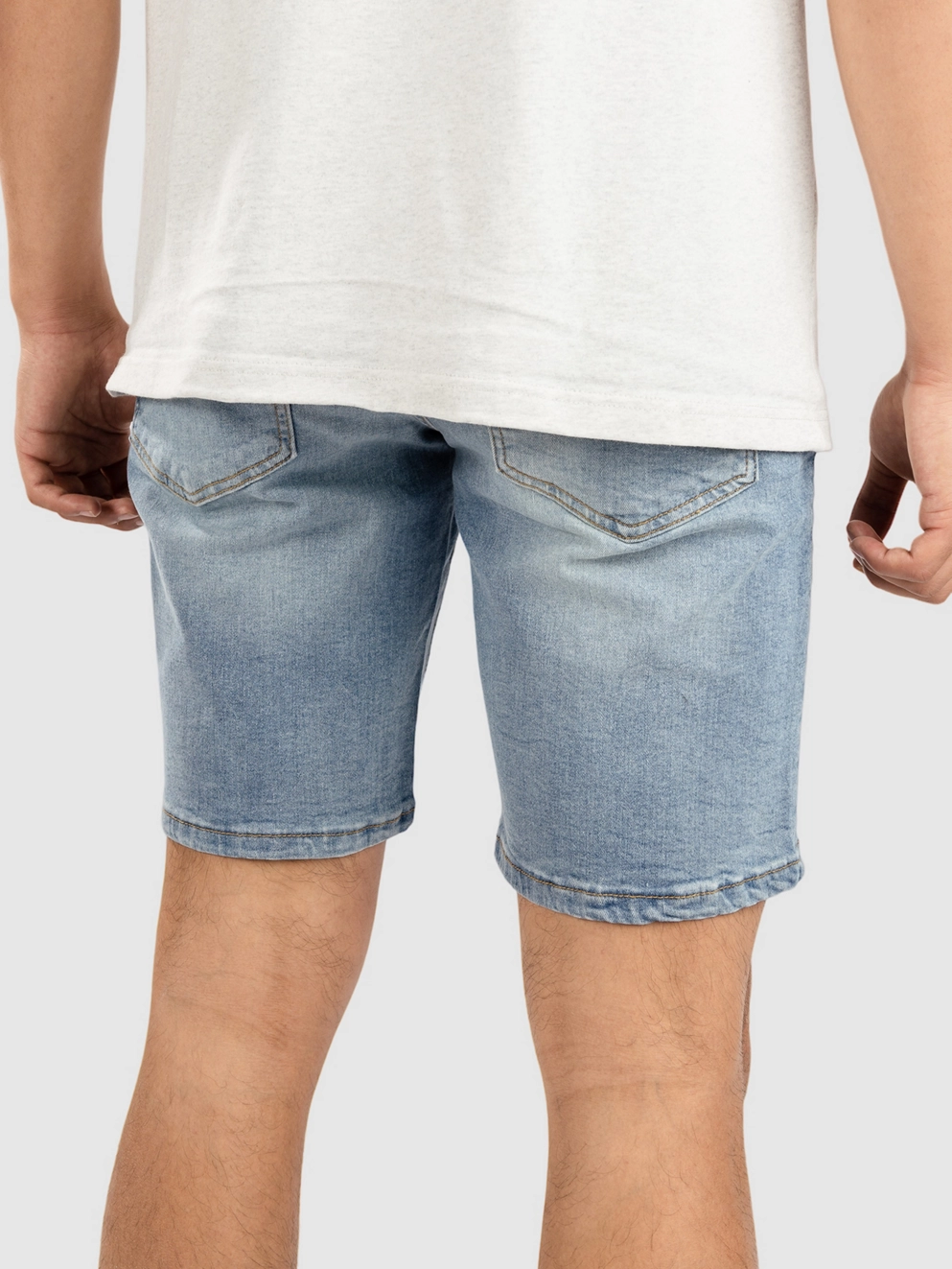 Urban Classics Relaxed Fit Jeans Shorts light destroyed washed