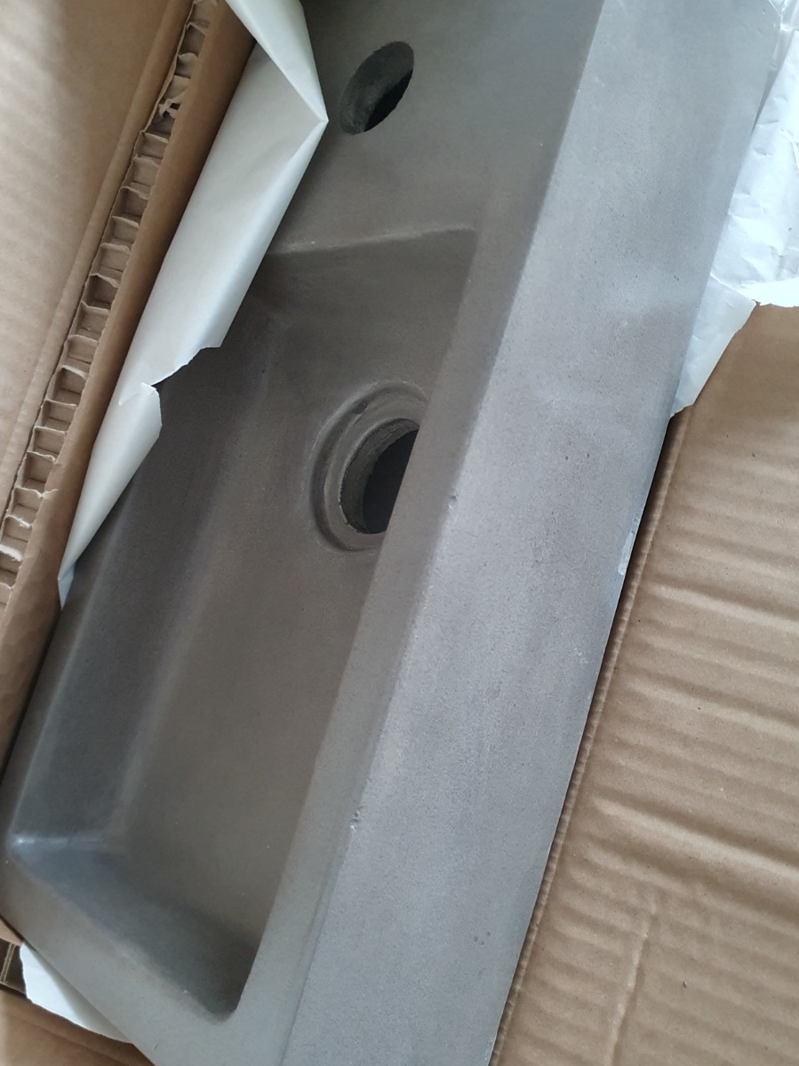 SCHADEMODEL: Differnz Ravo fontein 38.5x18.5x9cm beton donker grijs