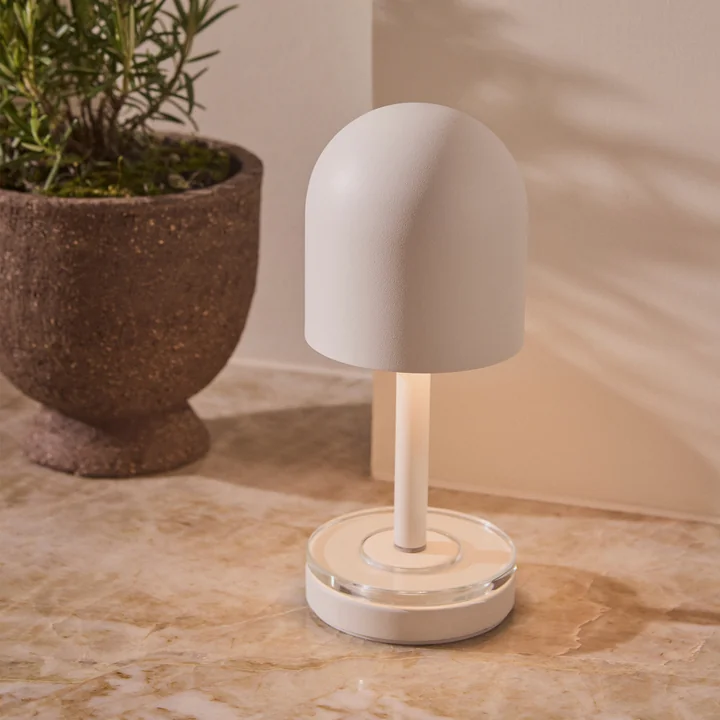 AYTM - Luceo Portable LED Akkuleuchte, Ø 9,9 x H 24 cm, forest green