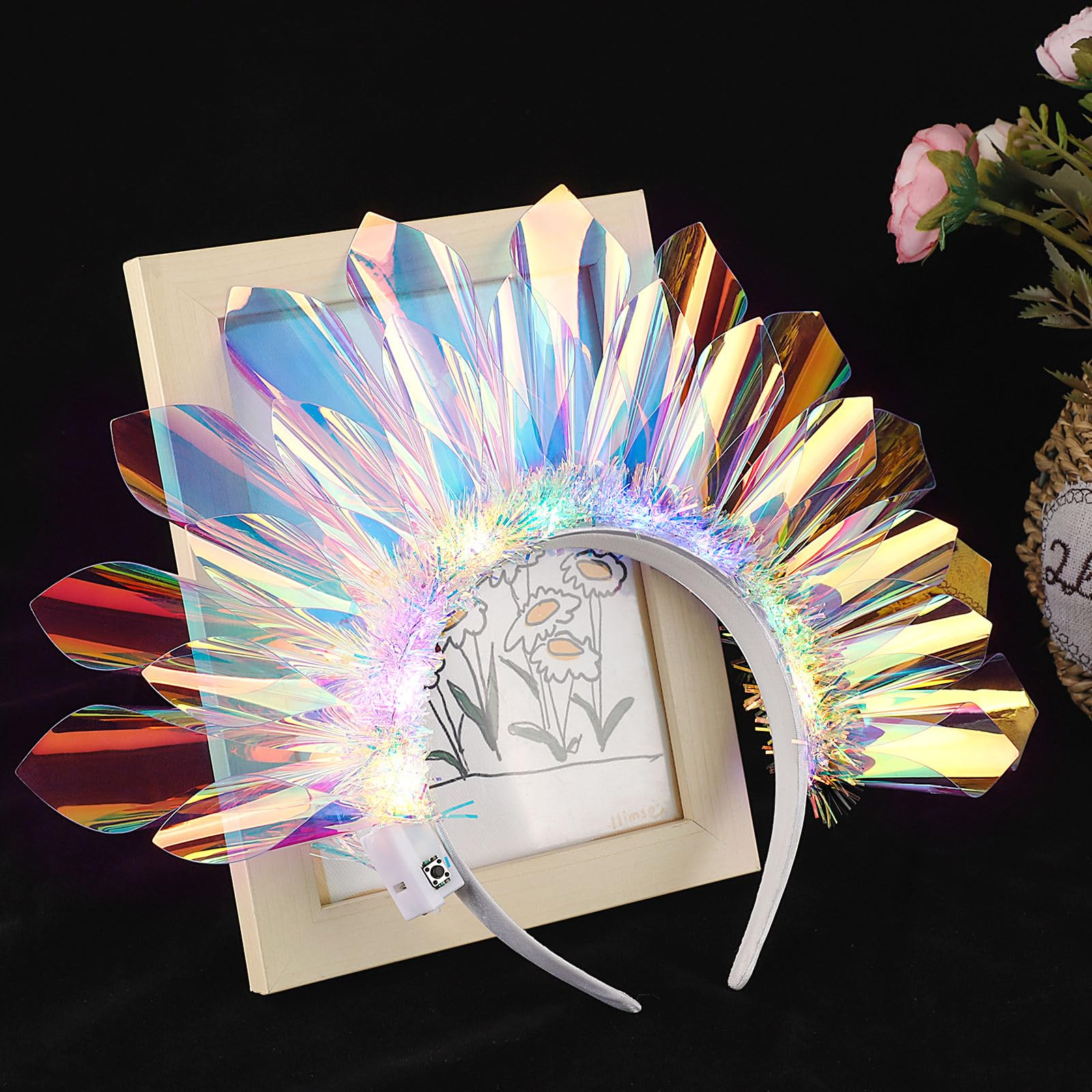 LED Haarreif Krone Fasnacht Kostüm Zubehör Leuchtender Haar Schmuck für Motto Partys / Halloween (inkl. CR2025 Batterie) - Irisierend