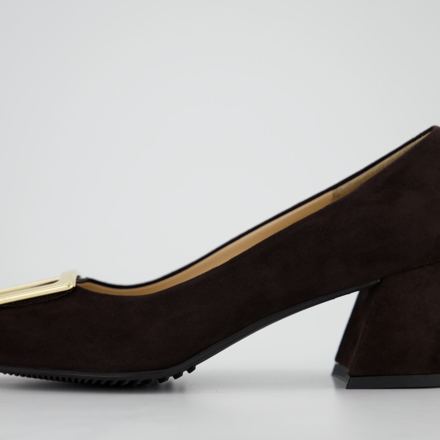 Brunate Pumps