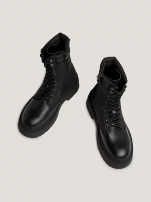 Botas robustas com cadarço e colarinho acolchoado
