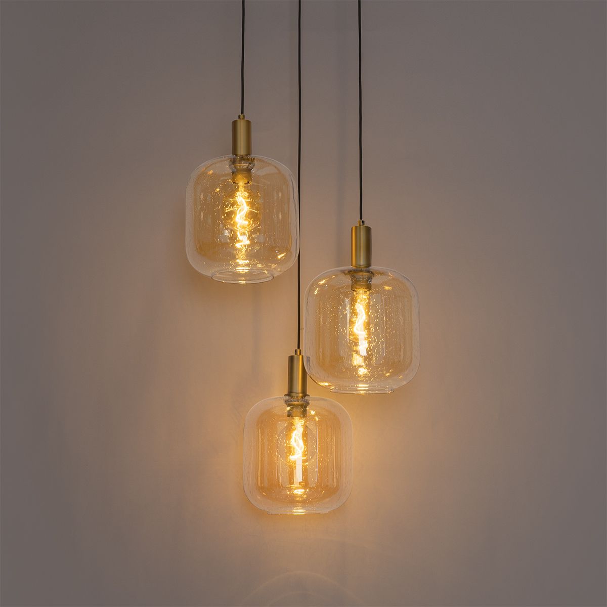 Design hanglamp zwart met messing en amber glas 3-lichts - Zuzanna