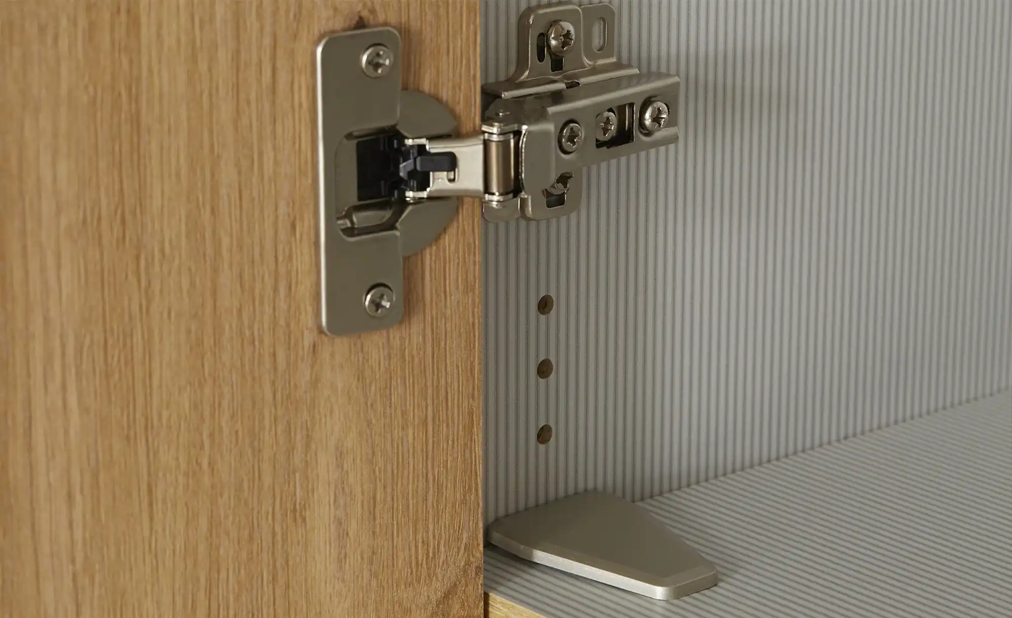 uno Drehtürenschrank Lola