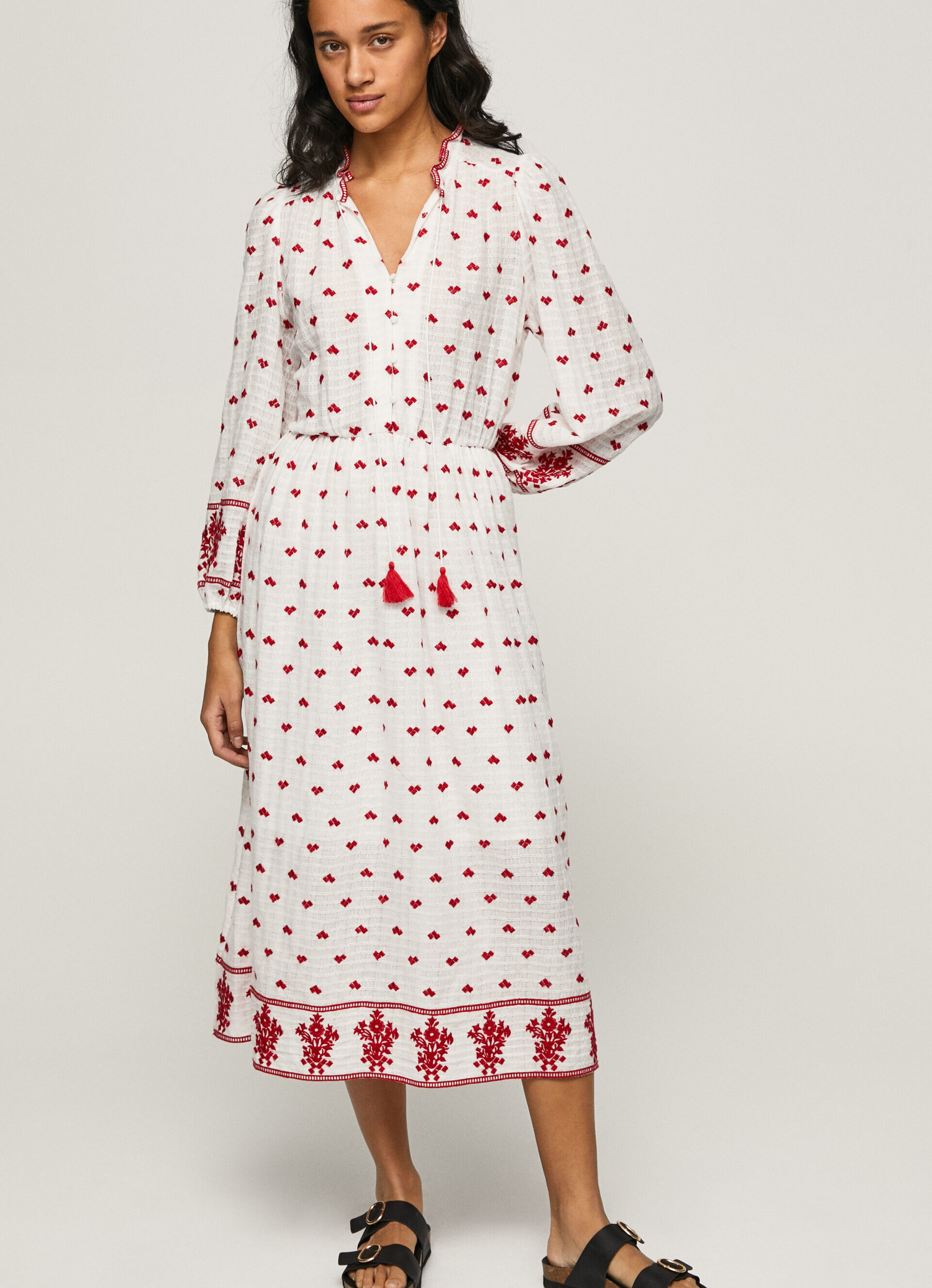 VESTIDO FOLCLÓRICO BORDADO - branco