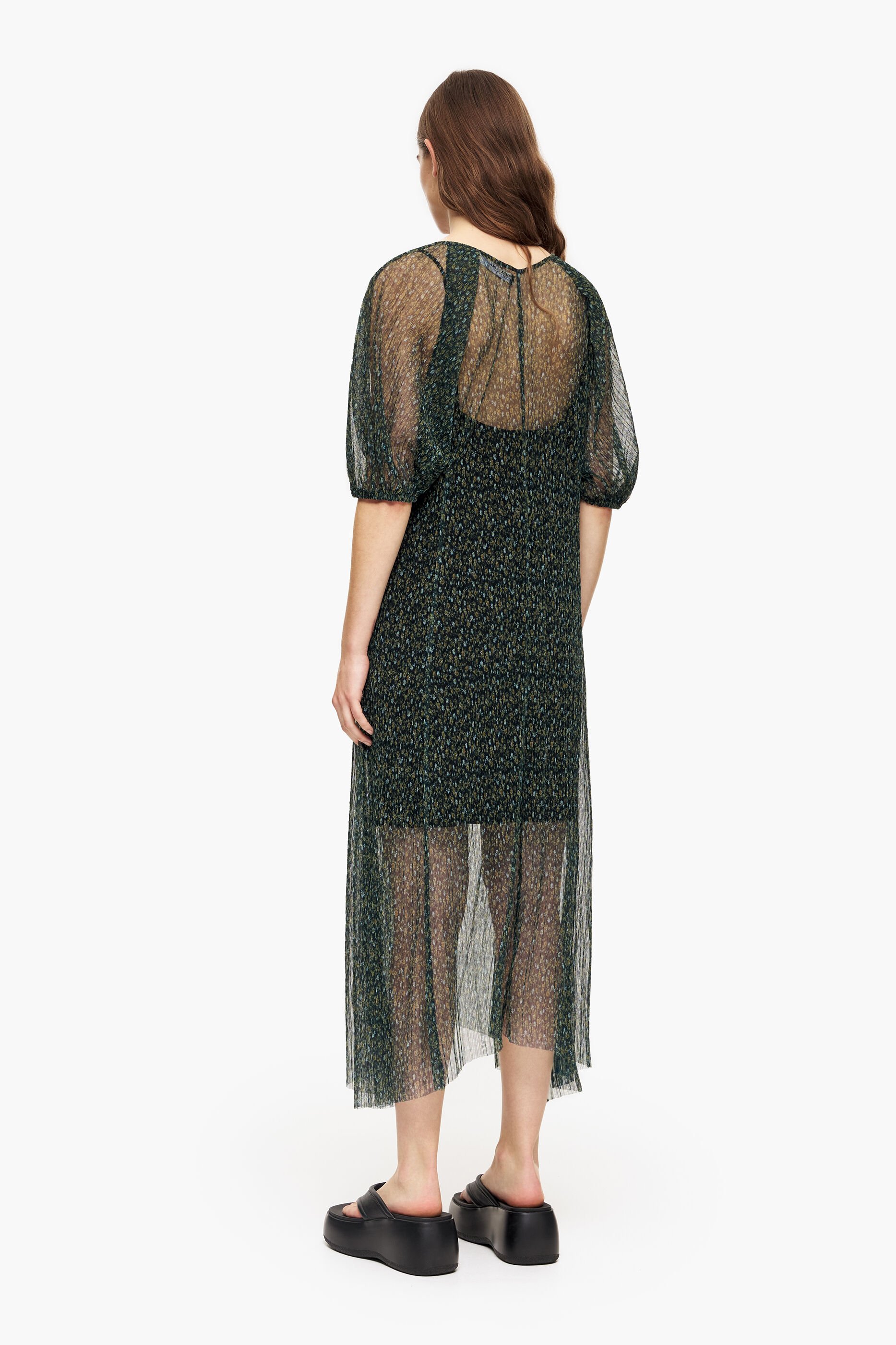 Vestido midi com estampa de flores românticas verdes