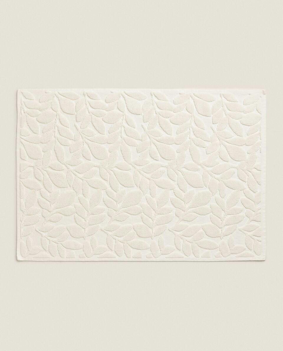 TAPETE DE BANHO JACQUARD COM ESTAMPA DE VEGETAIS