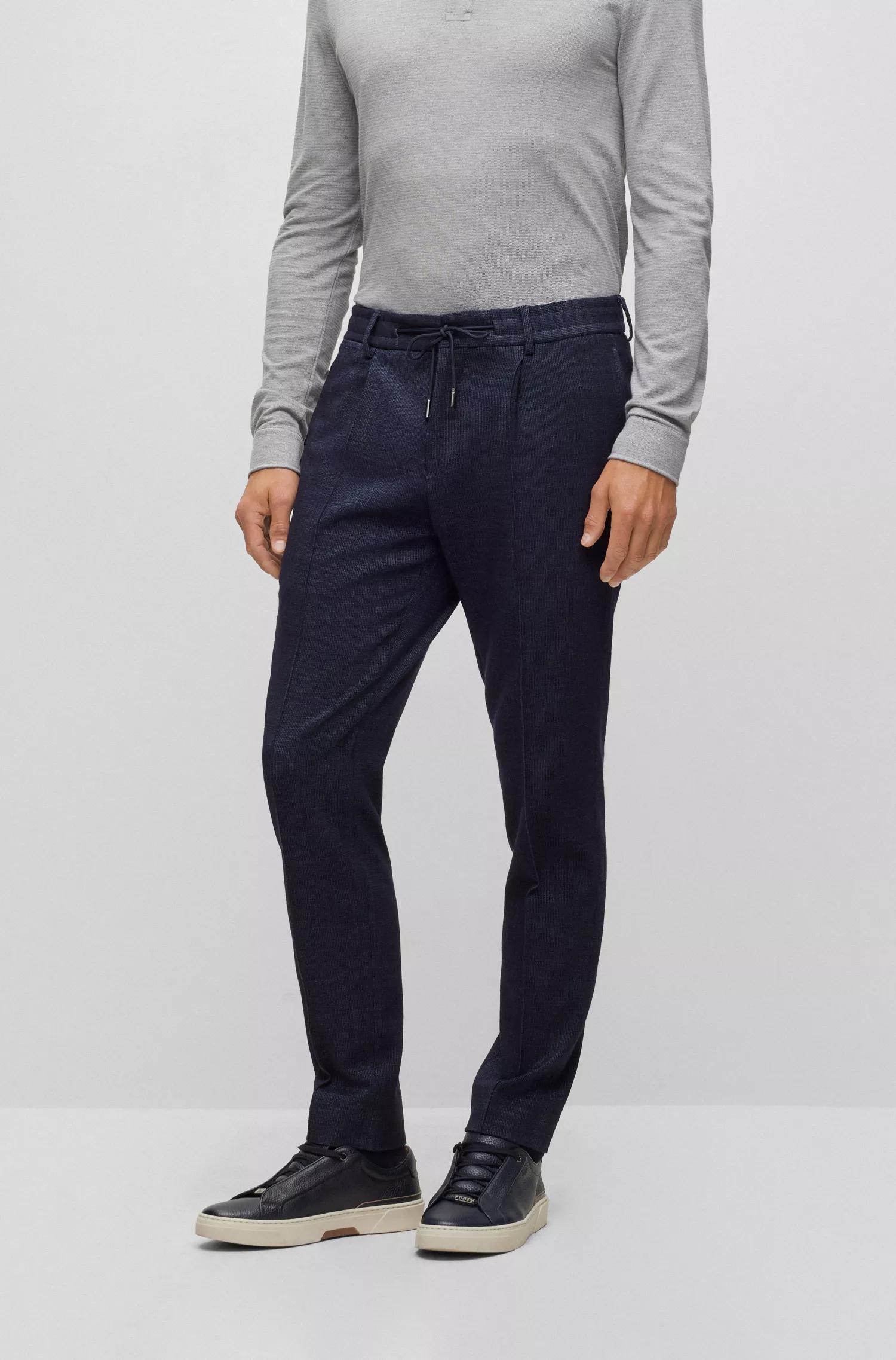 Calça BOSS Camel-Slim-fit em mistura de lã com seda.