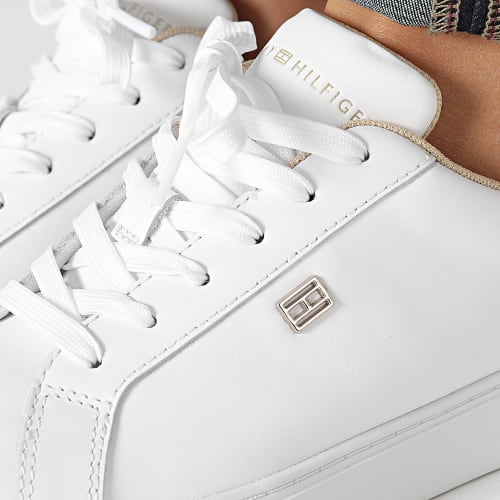 Baskets Femme Essential Court Sneaker 7686 White