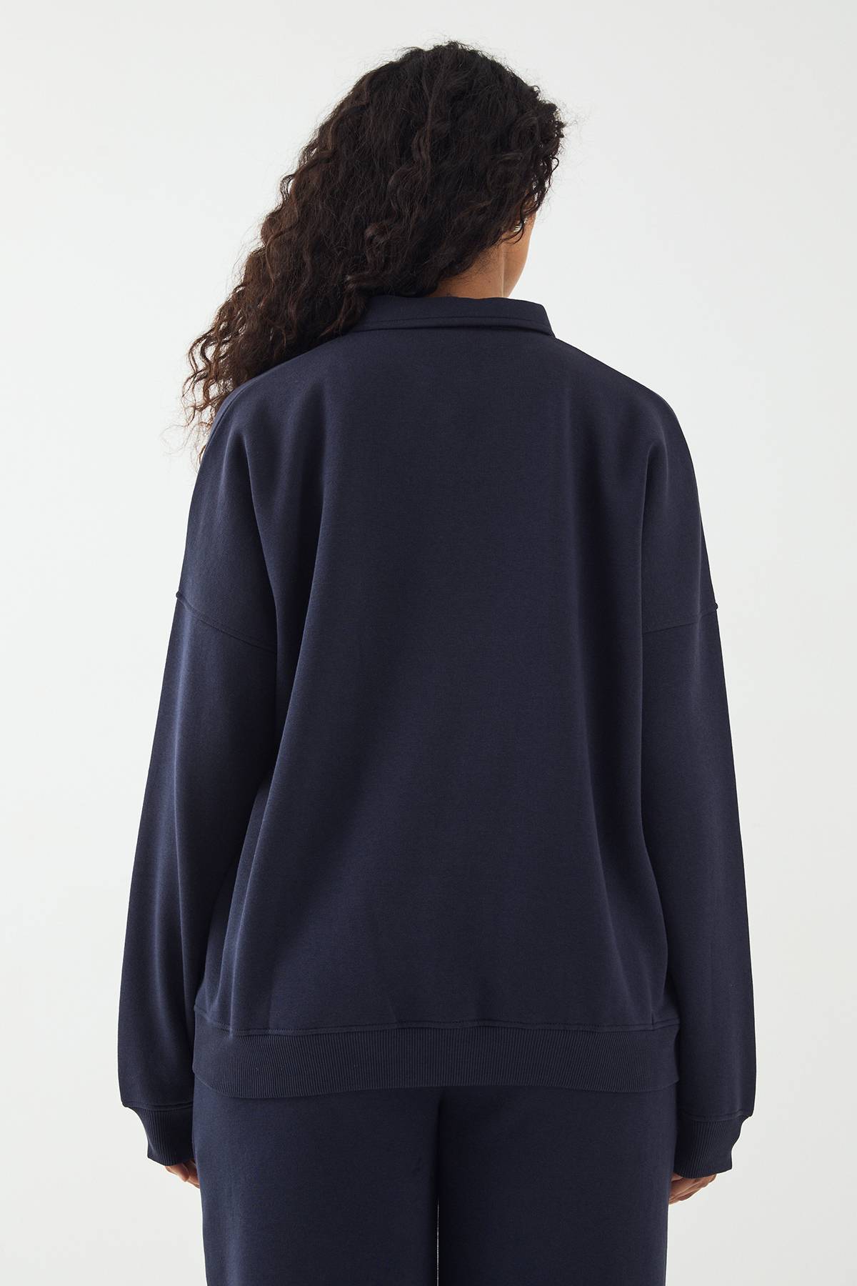 Sweat-shirt à Col Brodé DSGN Studio