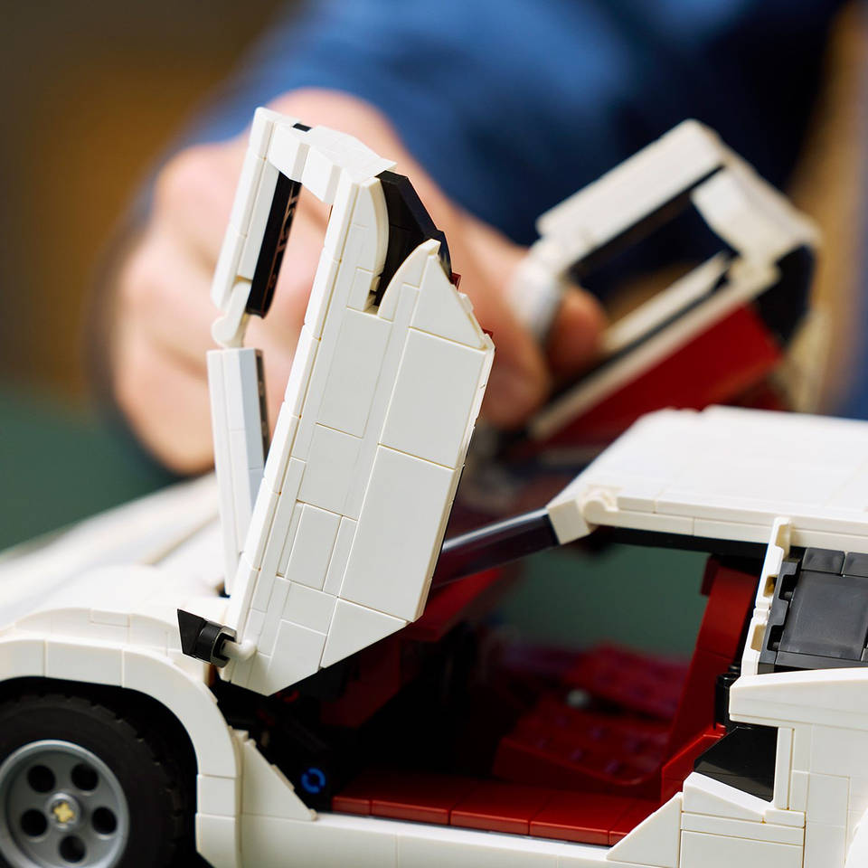 LEGO Icons Lamborghini Countach 5000 Quattrovalvole 10337