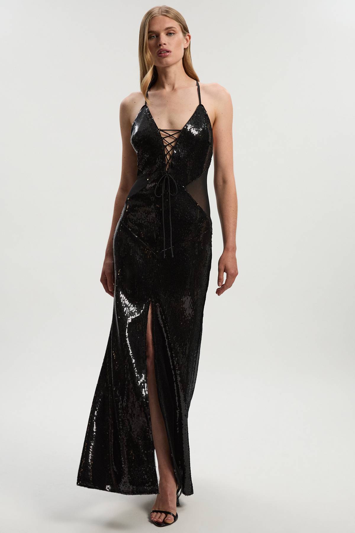KarenMillen Robe Longue à Col Halter avec Détail Fendu, Laçage Devant et Maille Power Mesh à Sequins
