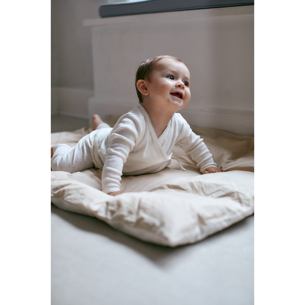 Køb COPENHAGEN COLORS Cream Pointelle Heart Crossover Body Ls
