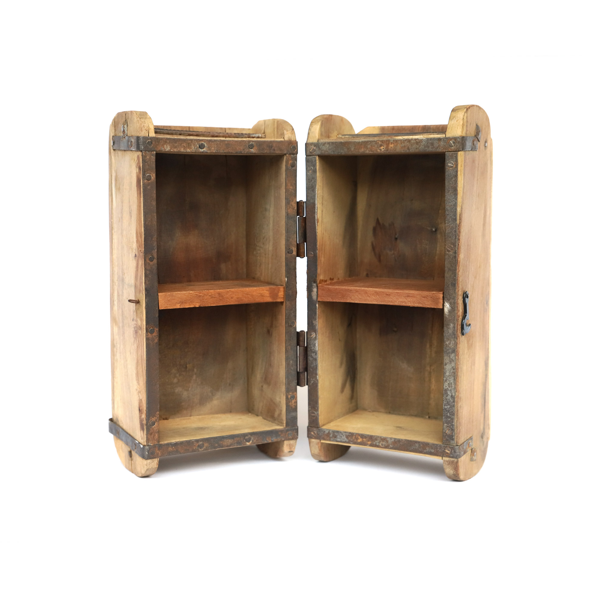 Regal aus alten Backsteinformen, Holz, B 32 cm, H 30 cm, T 10 cm von fischer's lagerhaus