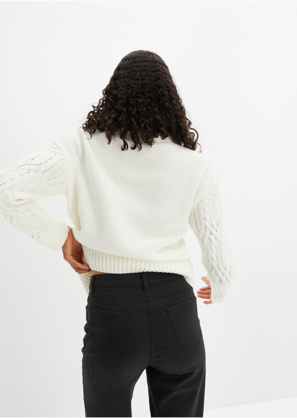 Pull à col rond avec motif torsadé