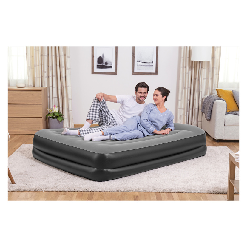 Luftmadrass med innebygget pumpe 203x152x46 cm