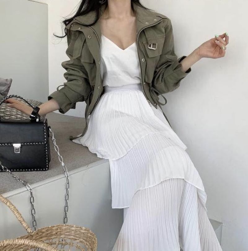 Janerium - Effen cropped jack met kraag en rits