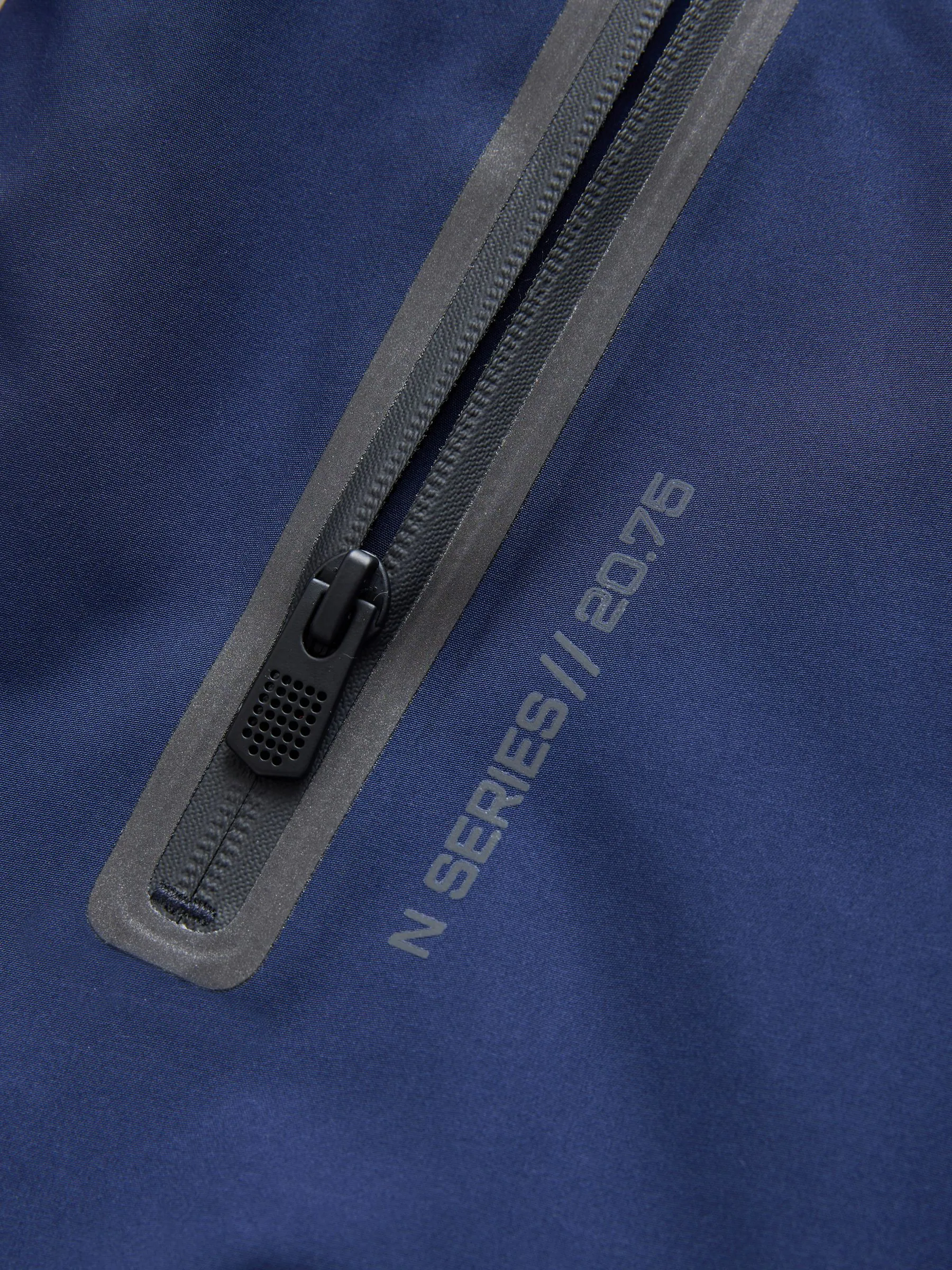 Donkerblauw - Waterdichte jas met fleece voering en capuchon (3-17jr)
