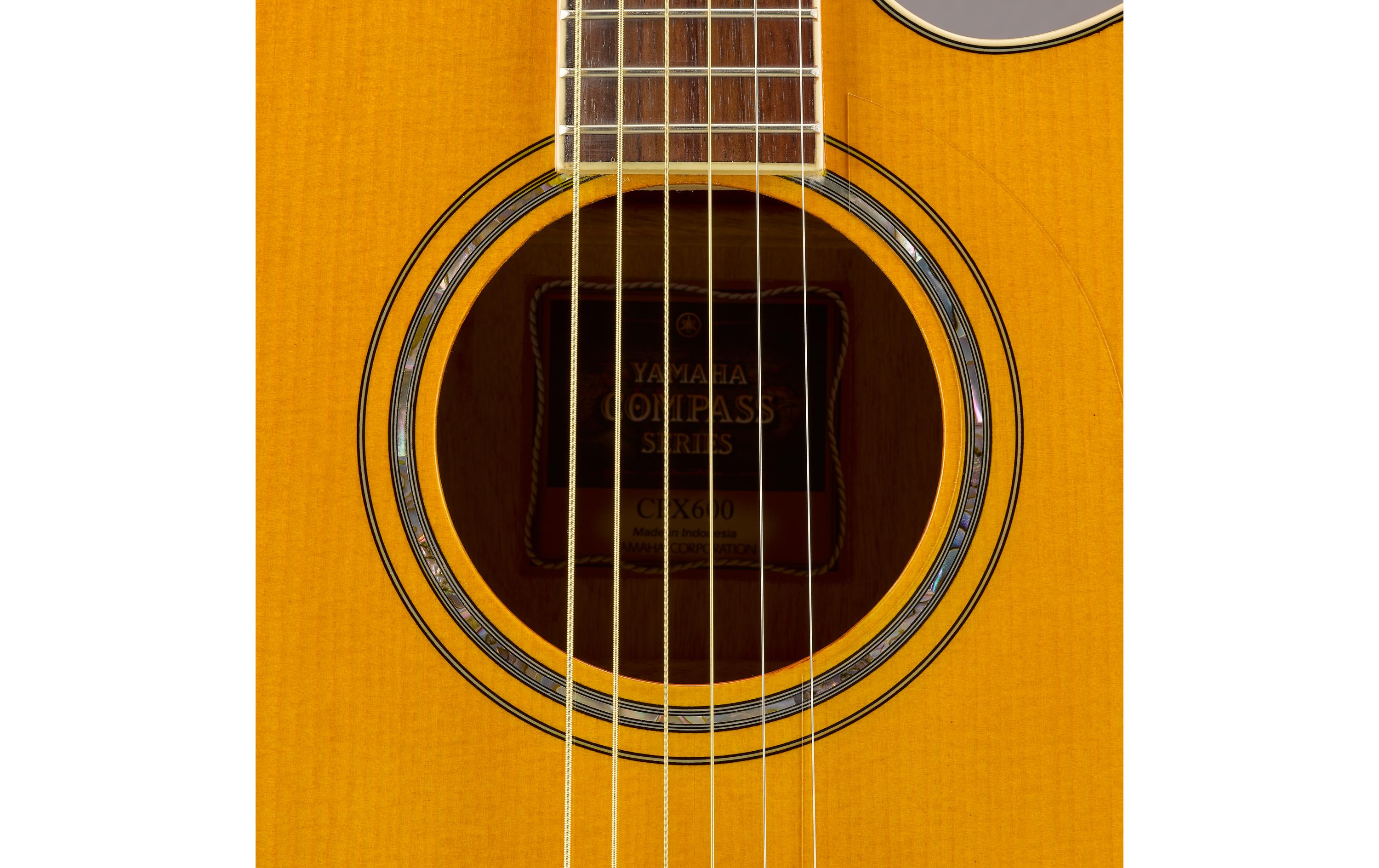 Westerngitarre CPX600 – Vintage Tint<br>Elektroakustische Westerngitarre mit Cutaway