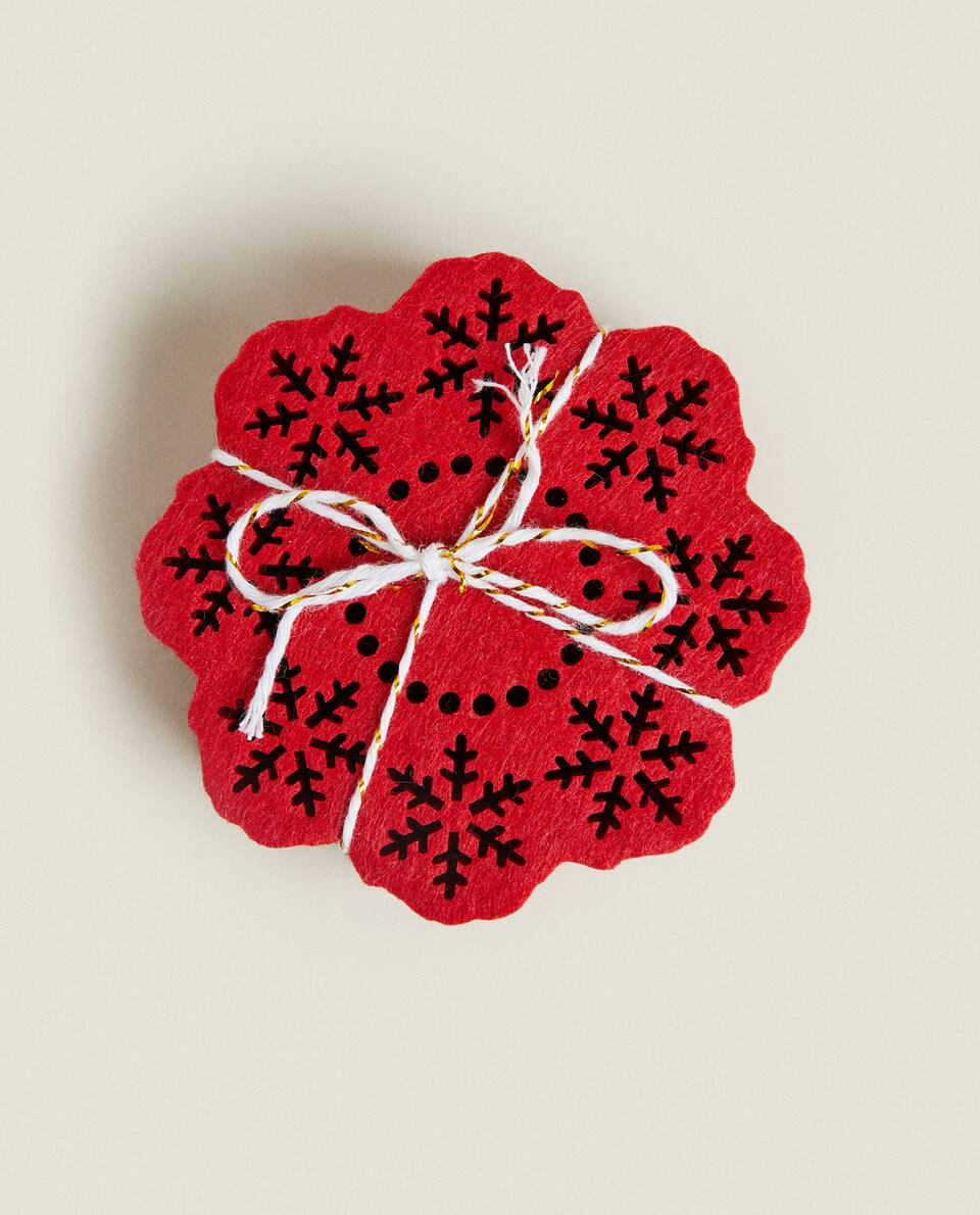 Conjunto de 6 porta-copos de feltro com tema de flocos de neve natalinos