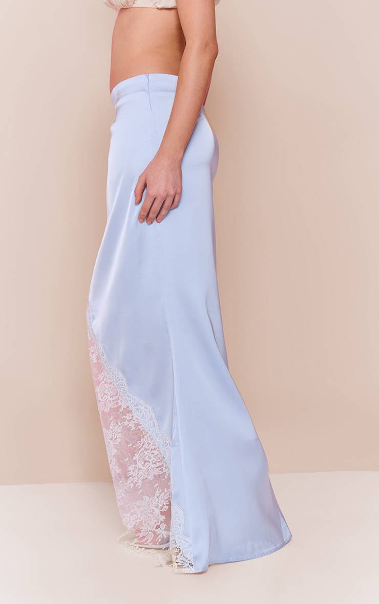 Bleu Pâle Jupe Longue Asymétrique En Satin Avec Bordure En Dentelle